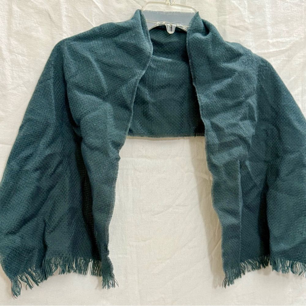 Vintage John Carroll Teal Knit 100% Turbo Acrylic Shawl Wrap Bolero Fringe OS
